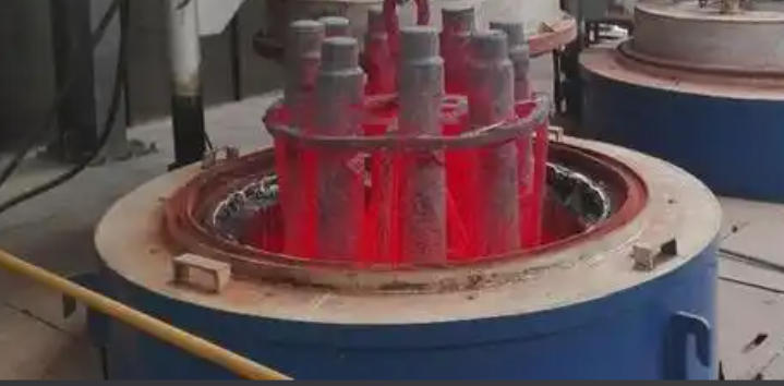 真空热处理炉硬度不均怎么办？控温与装炉技巧